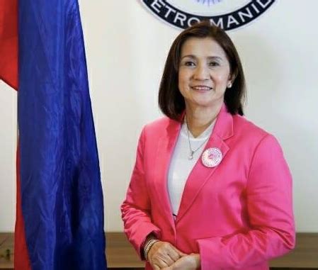 Pasay City mayor files COC for reelection .